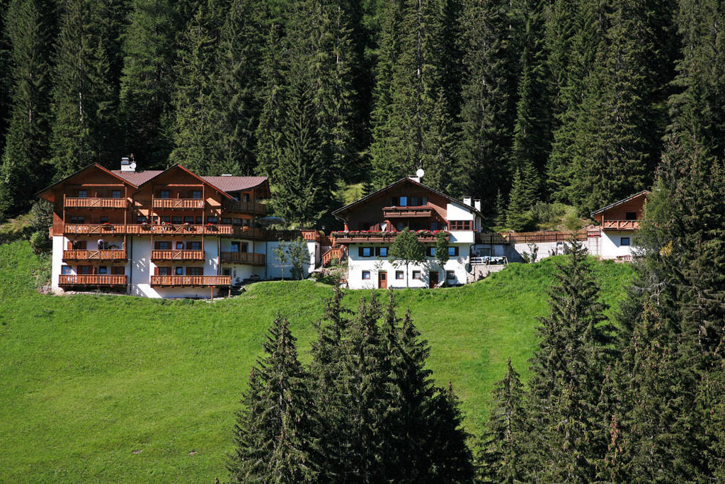 Gasthof Meierei Carezza al Lago Esterno foto